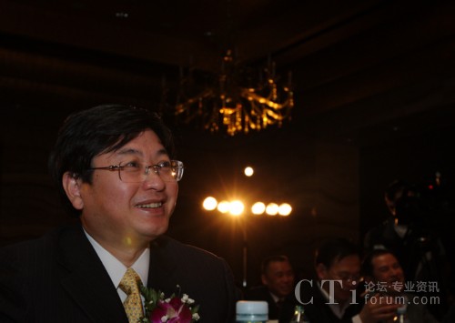  (t��ng)��114�T�������E������񿂽�(j��ng)��¶���_(k��i)�ĵ�΢Ц